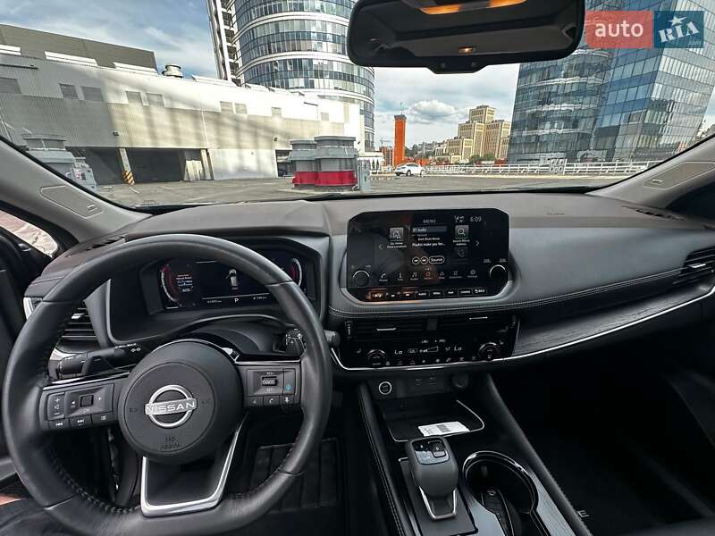 Внедорожник / Кроссовер Nissan Rogue 2023 в Днепре