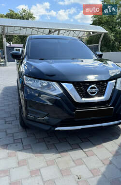 Внедорожник / Кроссовер Nissan Rogue 2017 в Запорожье