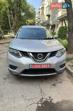 Внедорожник / Кроссовер Nissan Rogue 2016 в Полтаве