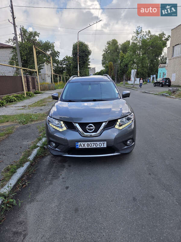Внедорожник / Кроссовер Nissan Rogue 2016 в Харькове
