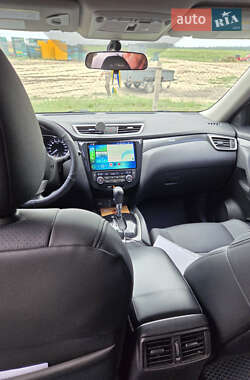 Внедорожник / Кроссовер Nissan Rogue 2016 в 