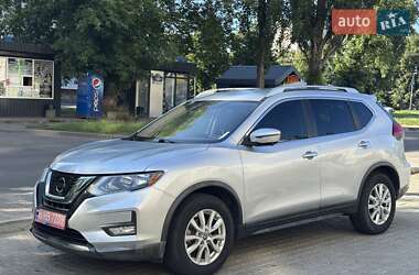 Позашляховик / Кросовер Nissan Rogue 2017 в Луцьку