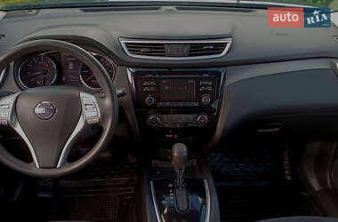 Внедорожник / Кроссовер Nissan Rogue 2016 в 