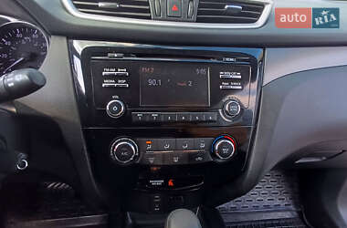 Внедорожник / Кроссовер Nissan Rogue 2016 в 