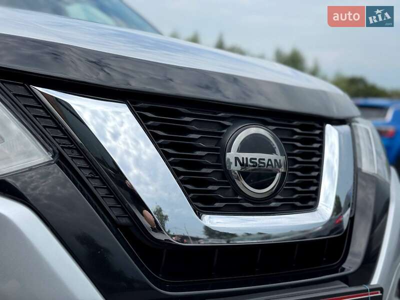 Внедорожник / Кроссовер Nissan Rogue 2019 в Ровно