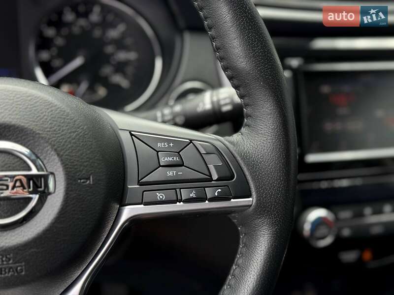 Внедорожник / Кроссовер Nissan Rogue 2019 в Ровно