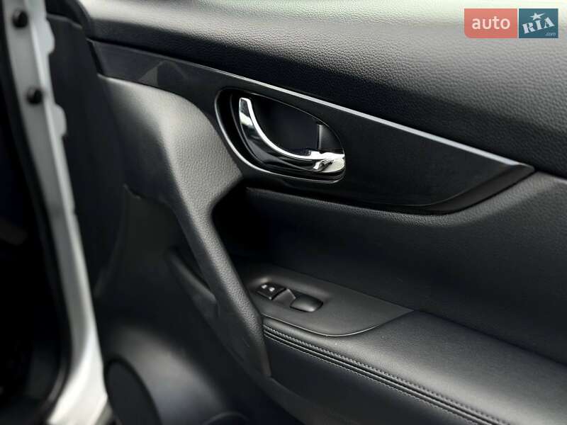 Внедорожник / Кроссовер Nissan Rogue 2019 в Ровно