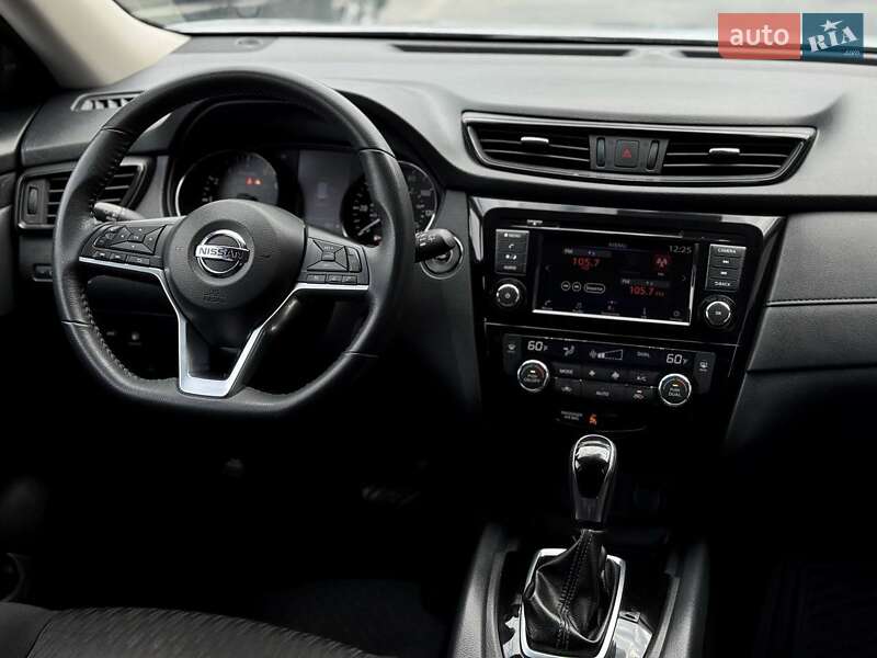 Внедорожник / Кроссовер Nissan Rogue 2019 в Ровно