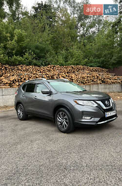 Внедорожник / Кроссовер Nissan Rogue 2015 в 