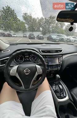 Внедорожник / Кроссовер Nissan Rogue 2015 в 