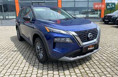 Внедорожник / Кроссовер Nissan Rogue 2023 в Львове