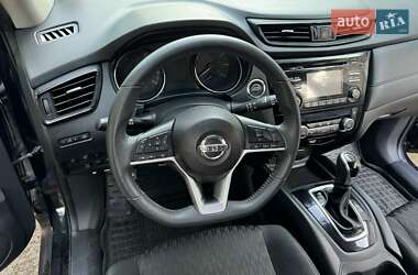Внедорожник / Кроссовер Nissan Rogue 2017 в 