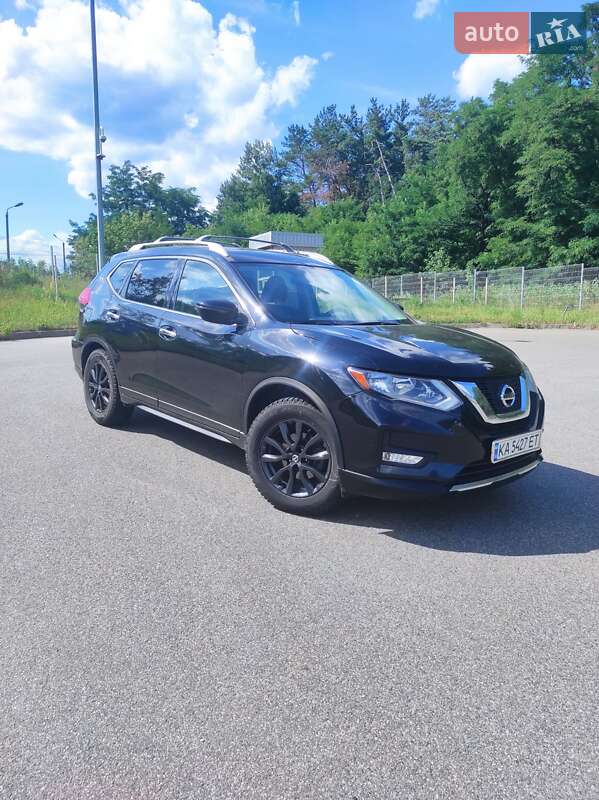 Внедорожник / Кроссовер Nissan Rogue 2016 в Киеве