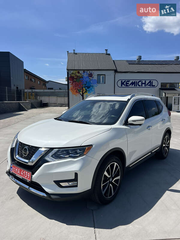 Позашляховик / Кросовер Nissan Rogue 2017 в 