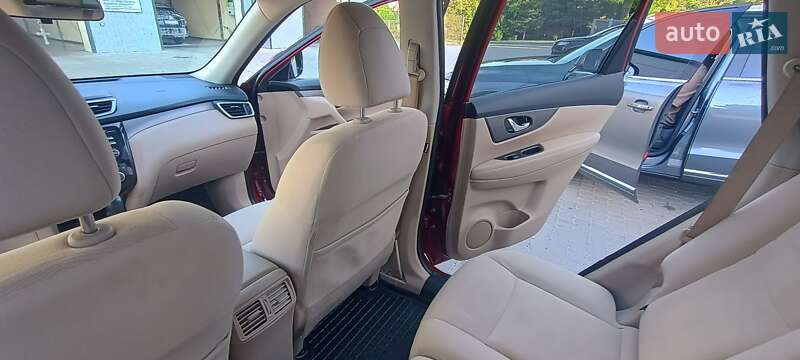 Позашляховик / Кросовер Nissan Rogue 2016 в Чорткові