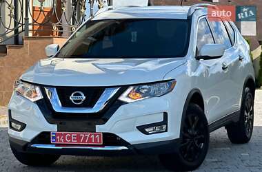 Внедорожник / Кроссовер Nissan Rogue 2016 в Дрогобыче