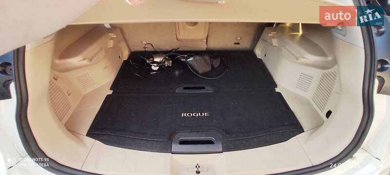 Внедорожник / Кроссовер Nissan Rogue 2019 в Киеве
