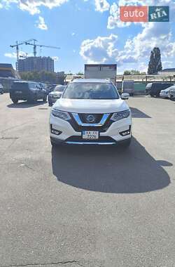 Внедорожник / Кроссовер Nissan Rogue 2017 в Киеве