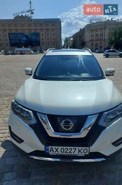Внедорожник / Кроссовер Nissan Rogue 2017 в Харькове