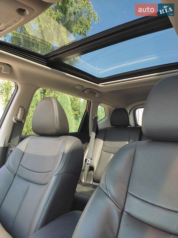 Внедорожник / Кроссовер Nissan Rogue 2014 в Мироновке