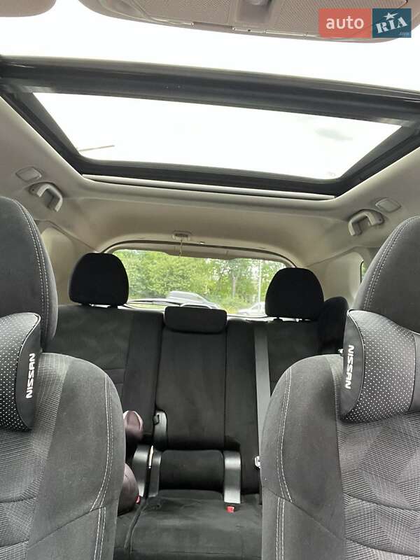 Внедорожник / Кроссовер Nissan Rogue 2016 в Каменец-Подольском