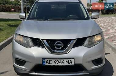 Внедорожник / Кроссовер Nissan Rogue 2015 в 