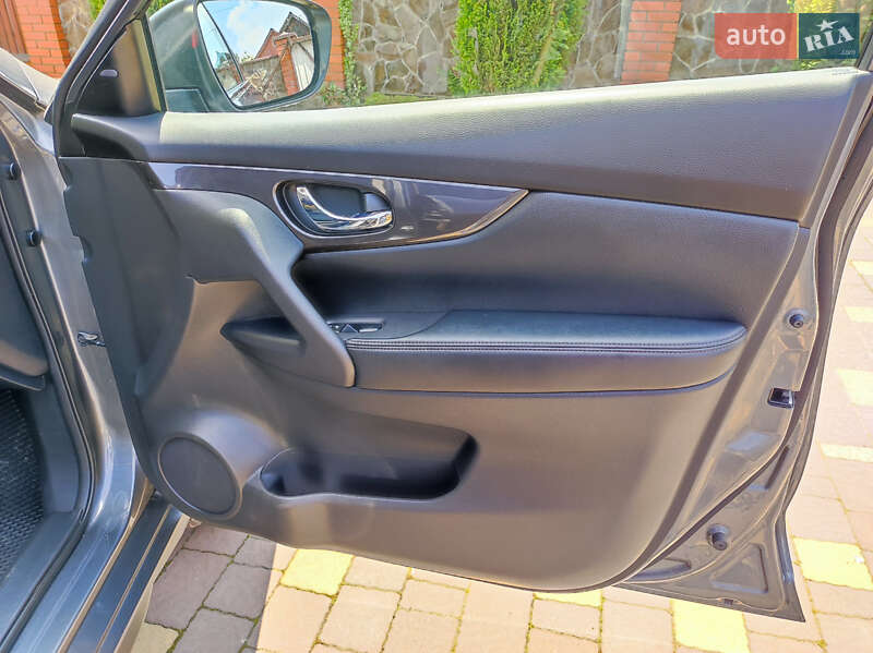 Внедорожник / Кроссовер Nissan Rogue 2018 в Жидачове