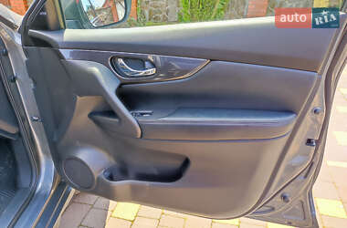 Внедорожник / Кроссовер Nissan Rogue 2018 в 