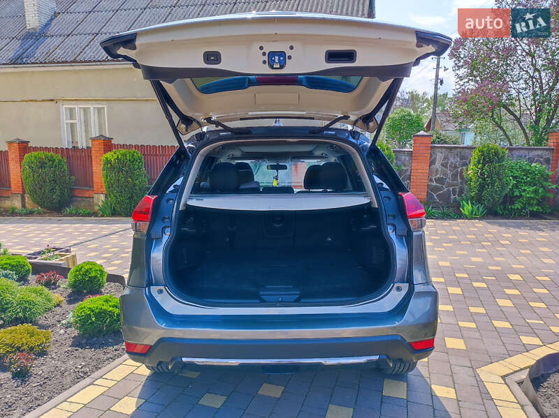 Внедорожник / Кроссовер Nissan Rogue 2018 в Жидачове