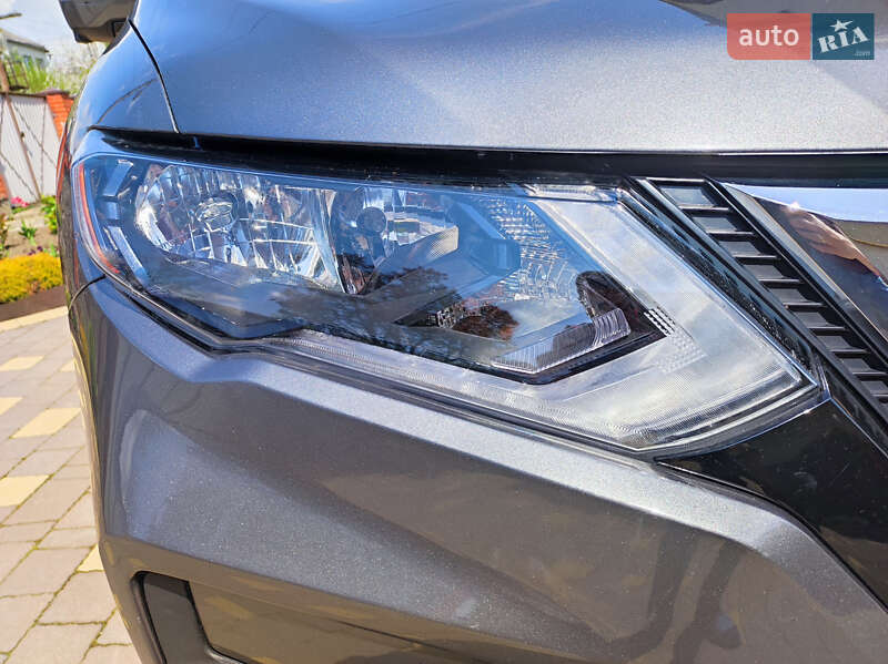 Внедорожник / Кроссовер Nissan Rogue 2018 в Жидачове