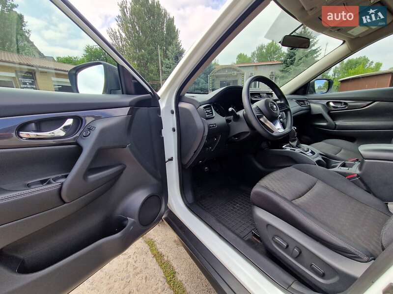 Позашляховик / Кросовер Nissan Rogue 2018 в Дніпрі
