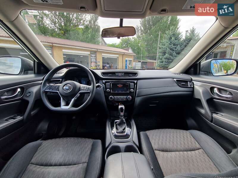 Позашляховик / Кросовер Nissan Rogue 2018 в Дніпрі