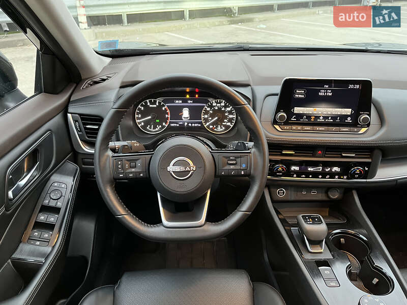 Позашляховик / Кросовер Nissan Rogue 2023 в Києві