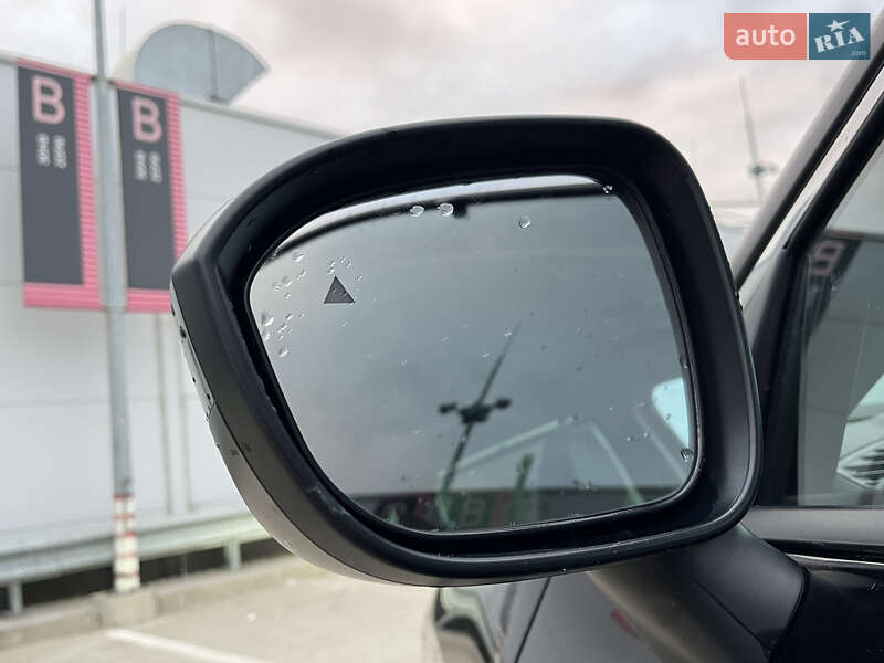 Позашляховик / Кросовер Nissan Rogue 2023 в Києві