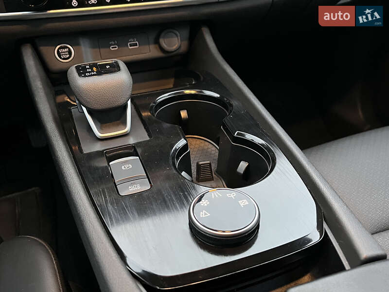 Позашляховик / Кросовер Nissan Rogue 2023 в Києві