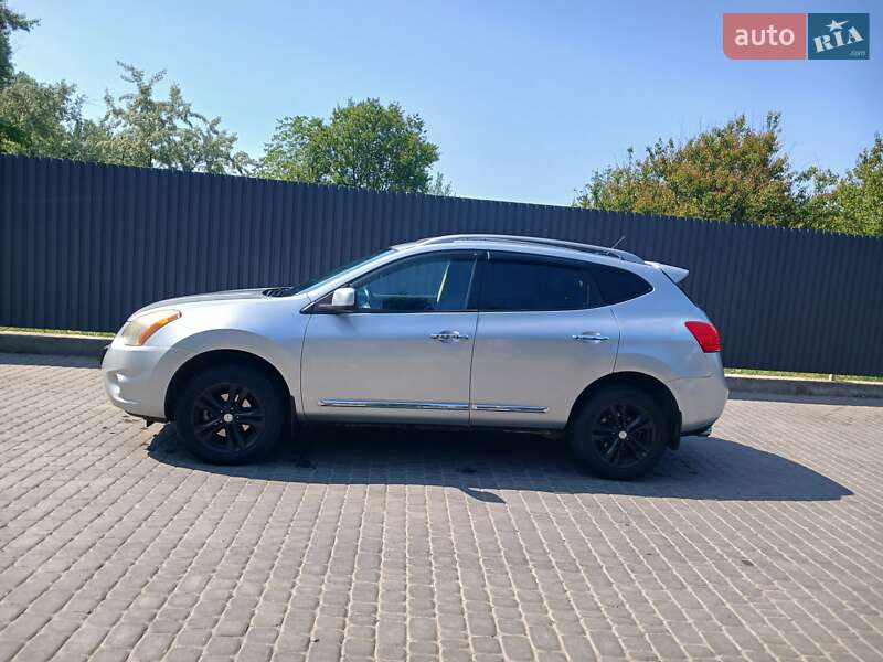 Nissan Rogue 2011