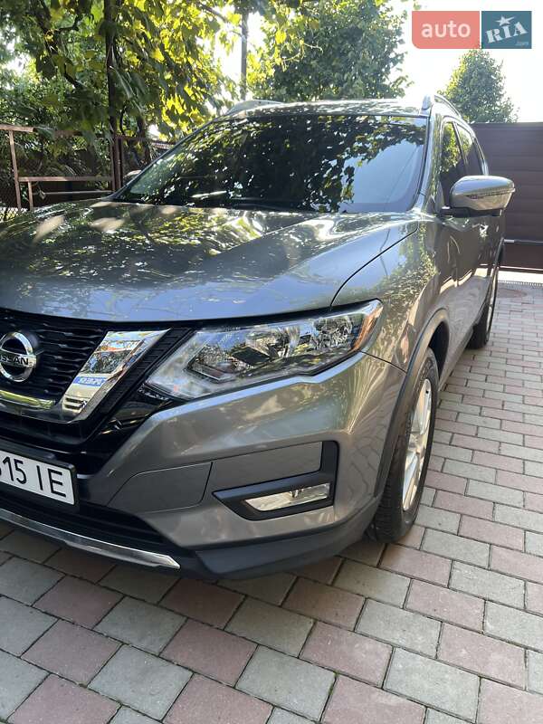 Внедорожник / Кроссовер Nissan Rogue 2017 в Мукачево
