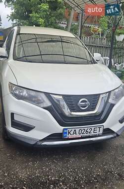 Внедорожник / Кроссовер Nissan Rogue 2016 в Киеве