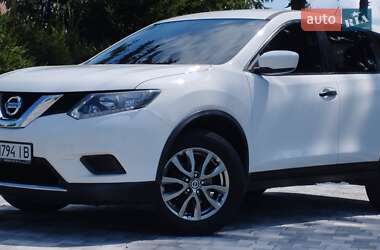 Внедорожник / Кроссовер Nissan Rogue 2016 в Староконстантинове