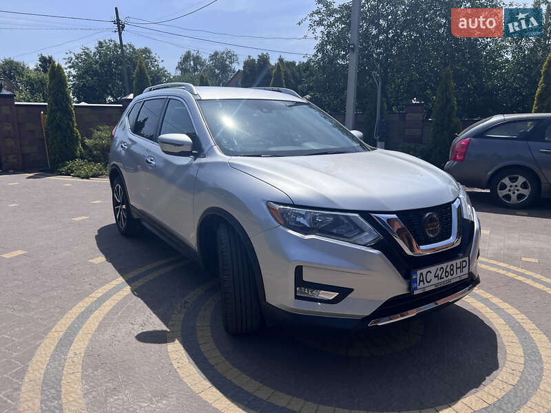 Внедорожник / Кроссовер Nissan Rogue 2020 в Луцке