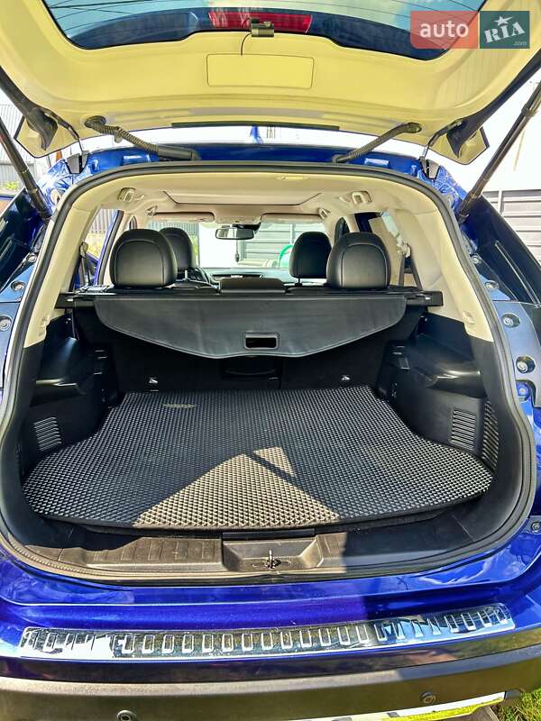 Внедорожник / Кроссовер Nissan Rogue 2018 в Киеве