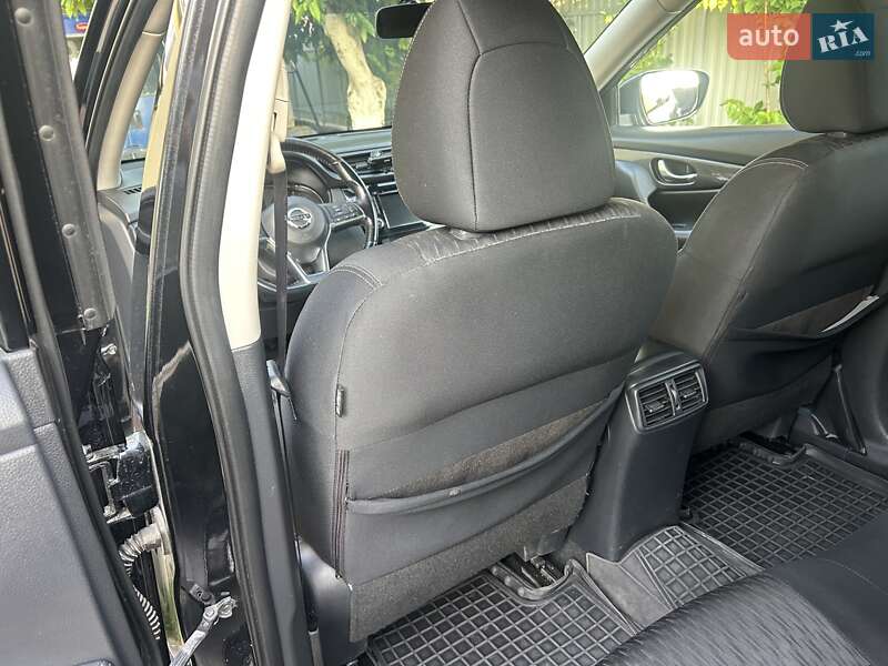 Внедорожник / Кроссовер Nissan Rogue 2018 в Каменец-Подольском