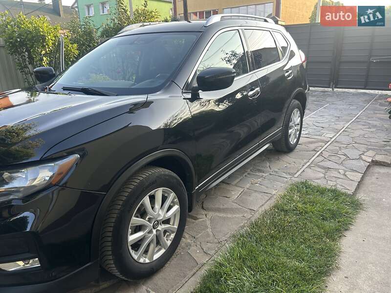 Внедорожник / Кроссовер Nissan Rogue 2018 в Каменец-Подольском