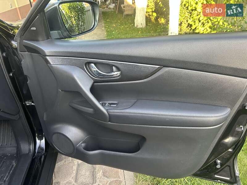 Внедорожник / Кроссовер Nissan Rogue 2018 в Каменец-Подольском