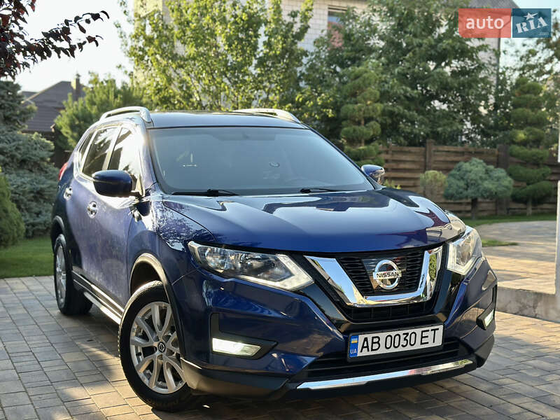 Внедорожник / Кроссовер Nissan Rogue 2017 в Виннице