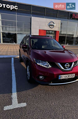 Внедорожник / Кроссовер Nissan Rogue 2015 в 