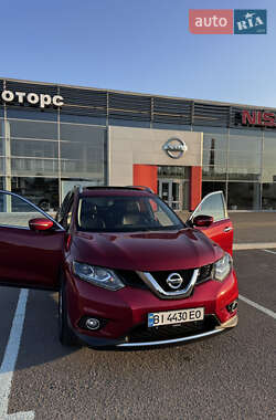 Внедорожник / Кроссовер Nissan Rogue 2015 в 