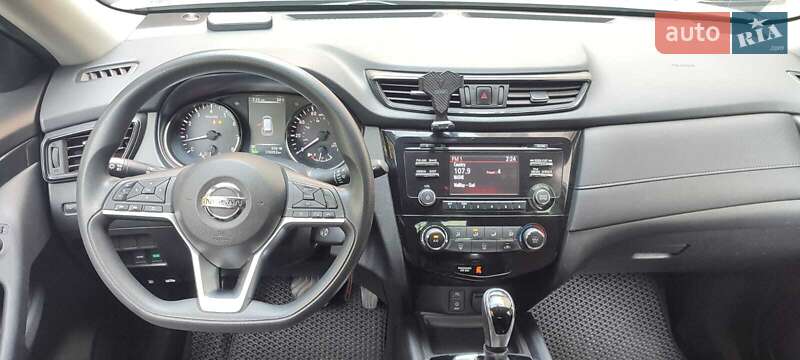 Внедорожник / Кроссовер Nissan Rogue 2016 в Киеве