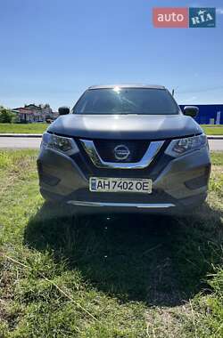 Внедорожник / Кроссовер Nissan Rogue 2017 в Львове
