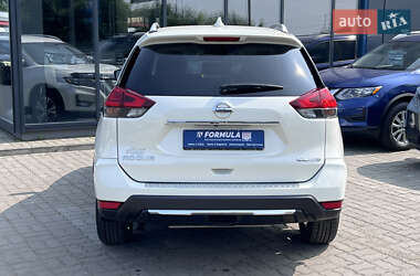 Внедорожник / Кроссовер Nissan Rogue 2017 в 